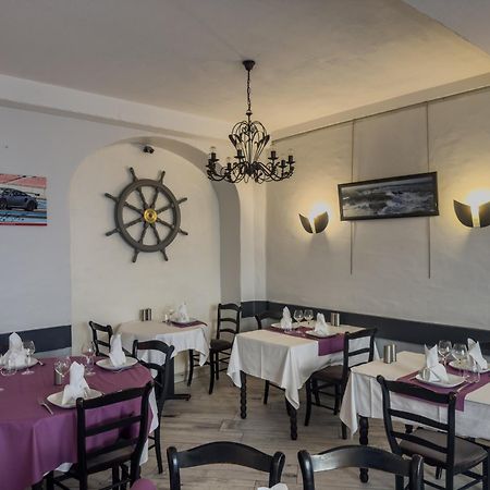 Logis Hotel Les Chardons Bleus Restaurant Le Bistrot De La Mer Роскоф Экстерьер фото