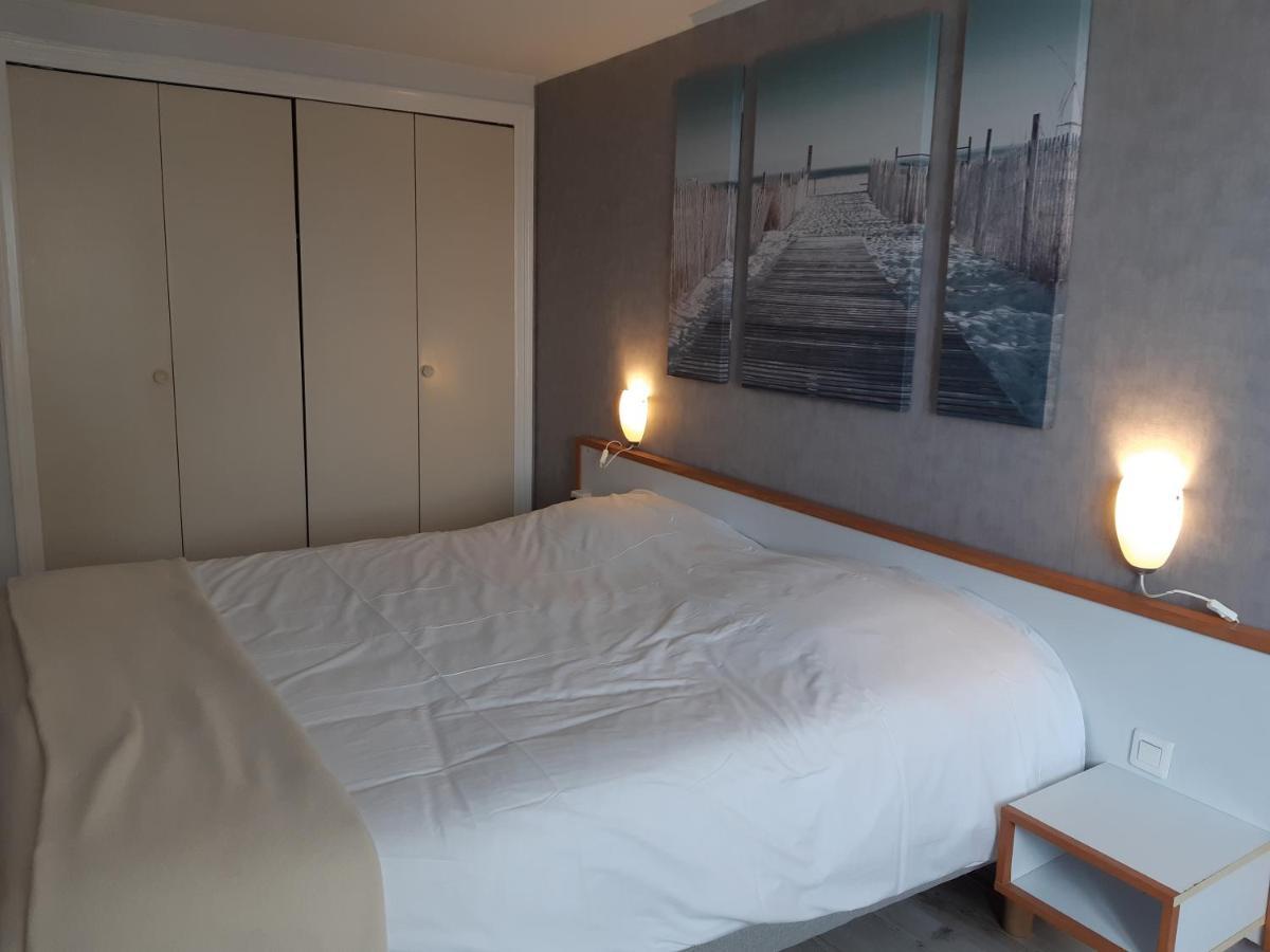 Logis Hotel Les Chardons Bleus Restaurant Le Bistrot De La Mer Роскоф Экстерьер фото