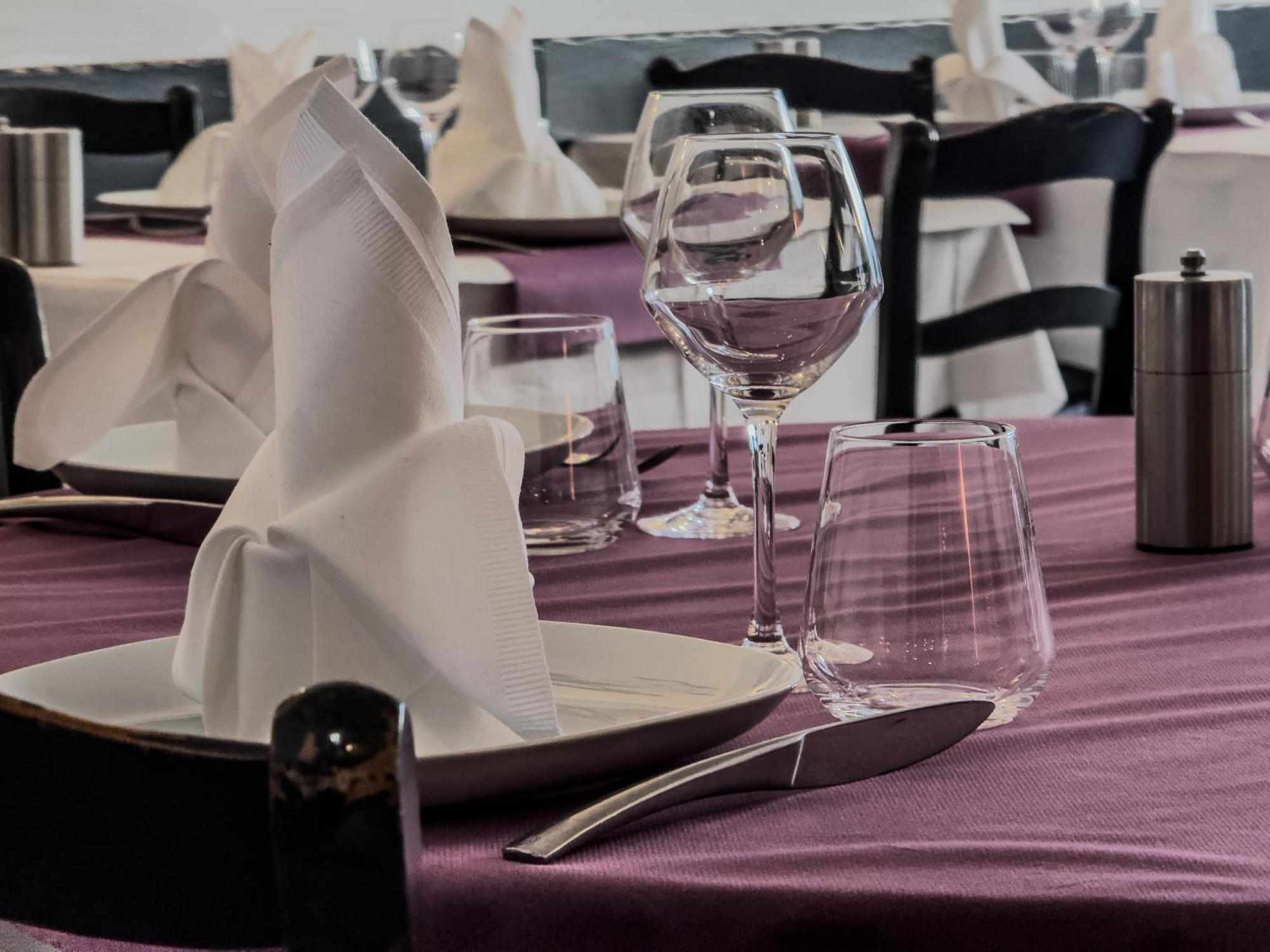 Logis Hotel Les Chardons Bleus Restaurant Le Bistrot De La Mer Роскоф Экстерьер фото
